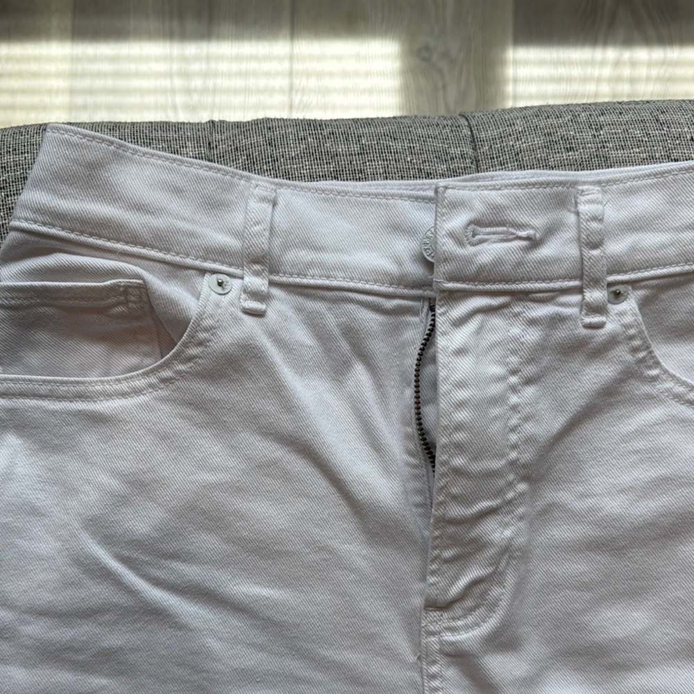 Express Women's White Denim Shorts - Picture 2 of 8